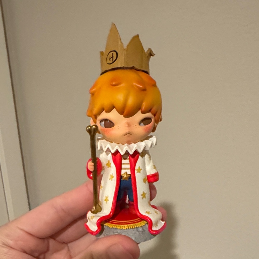 La Petit Prince x Hirono Pop Mart Figurine - Orange Hair, White & Red Robe